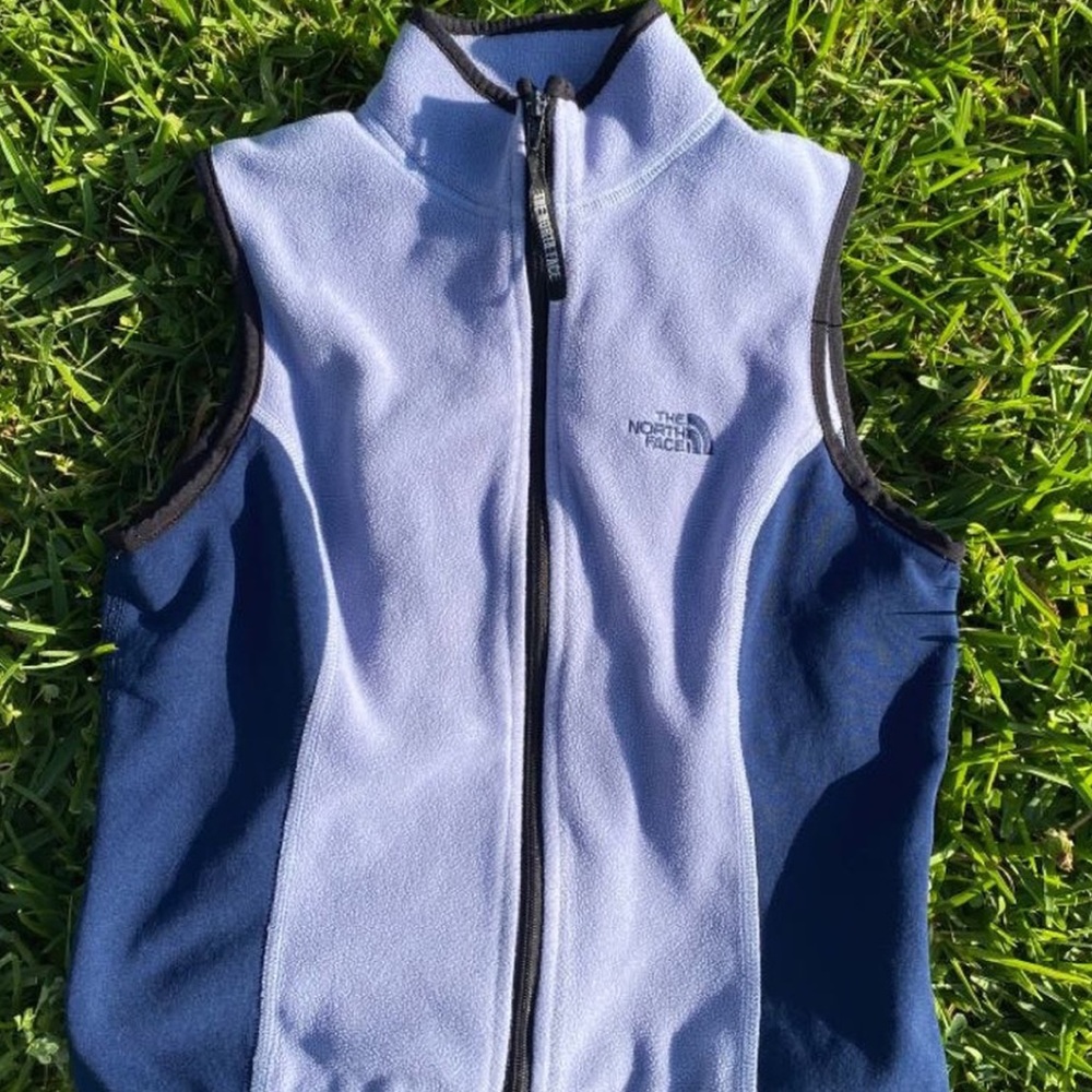 super cute north face vest